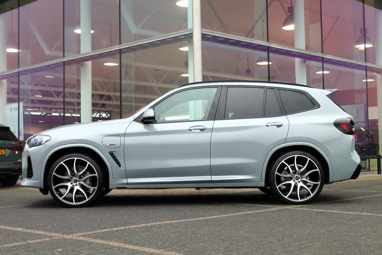 BMW X3 xDrive30e High Executive M Sport Automaat / Laserlight / Sportstoelen / Parking Assistant / Live Cockpit Professional / Stoelverwarming