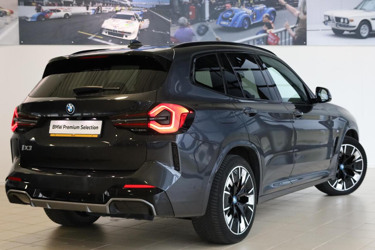 BMW X3 iX3 Executive 80 kWh | M Sport | Comfort Access | Achteruitrijcamera | Voorstoelen Verwarmd