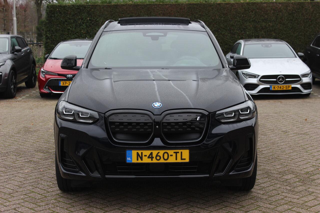 BMW X3 iX3 High Executive 80 kWh / SoH 94.7% / Trekhaak / Panoramadak / 360Camera / Head-up / 20'' / Leder / Harman Kardon / Sfeerverlichting / Dodehoek / DAB / Stuur+Stoelverwarming / ACC