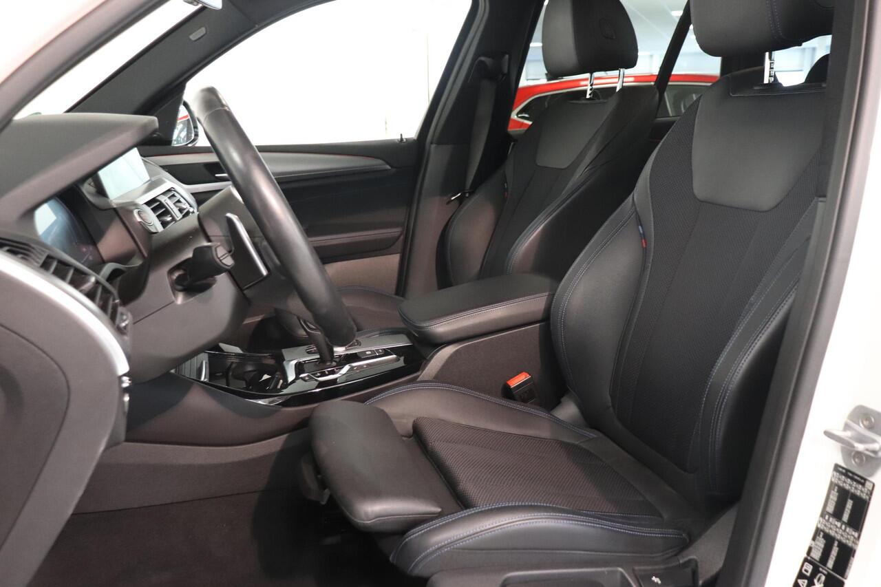 BMW X3 xDrive30i High Executive | M Sport pakket | Camera | Harman Kardon | 20" Lichtmetaal | Smartphone intergratie | Elektr. Achterklep |