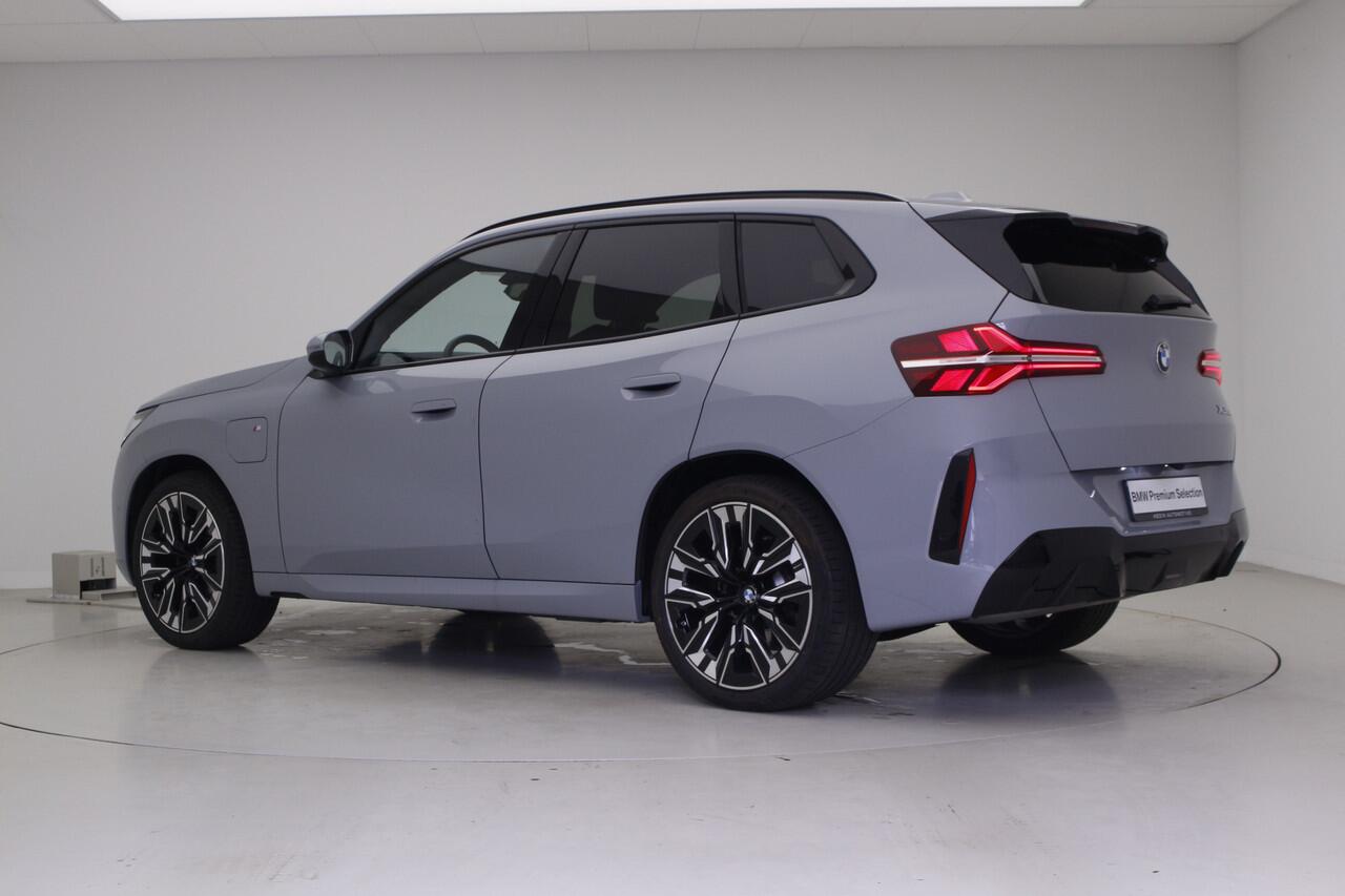 BMW X3 30e xDrive M-Sport | Trekhaak | Panorama | 21" | Elek. verst. stoelen | Brooklyn Grau