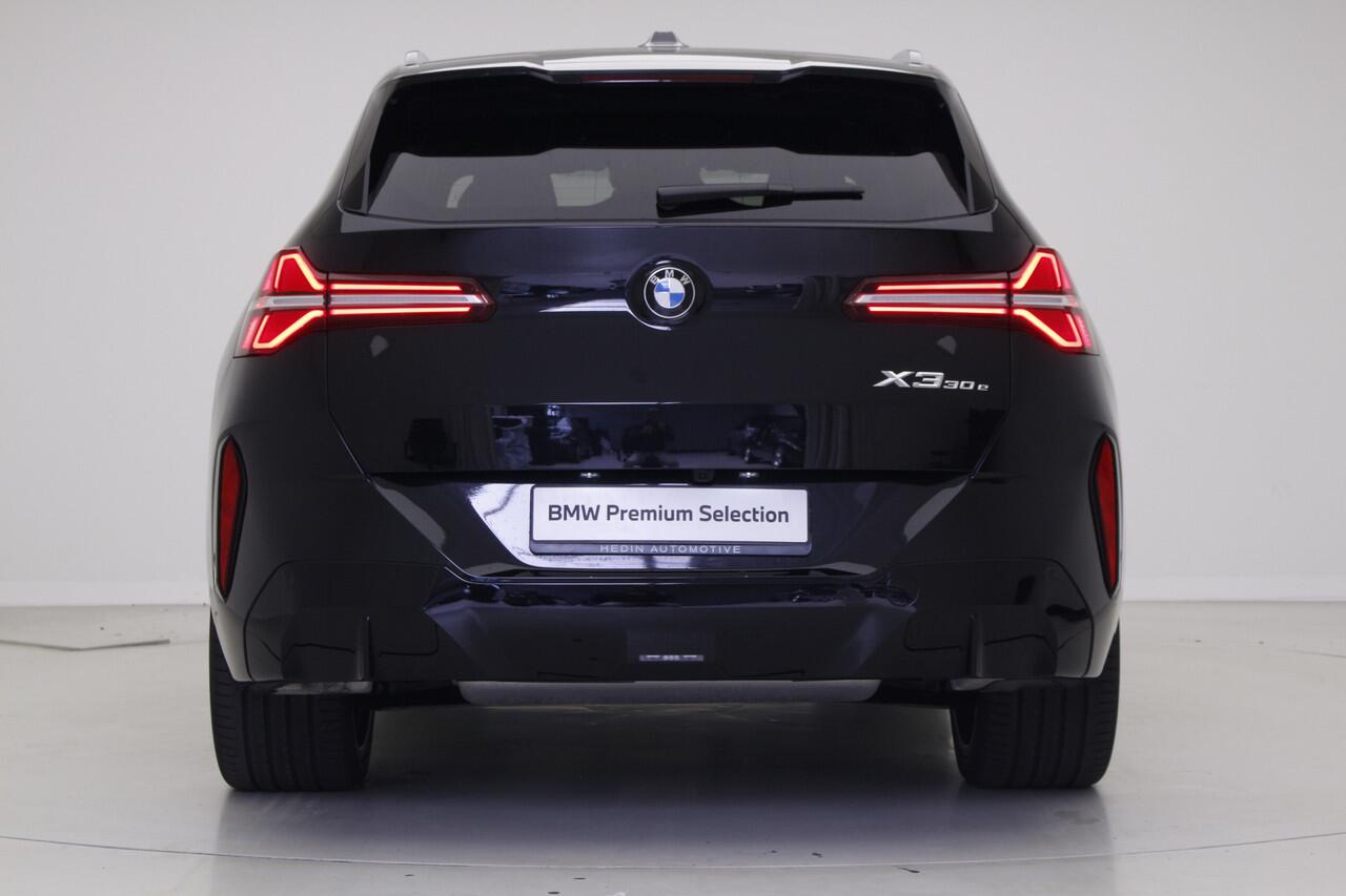 BMW X3 30e xDrive M-Sport | 20" | Panorama | Elek. verst. stoelen | Trekhaak | Voorbereiding Driv. Ass. Plus