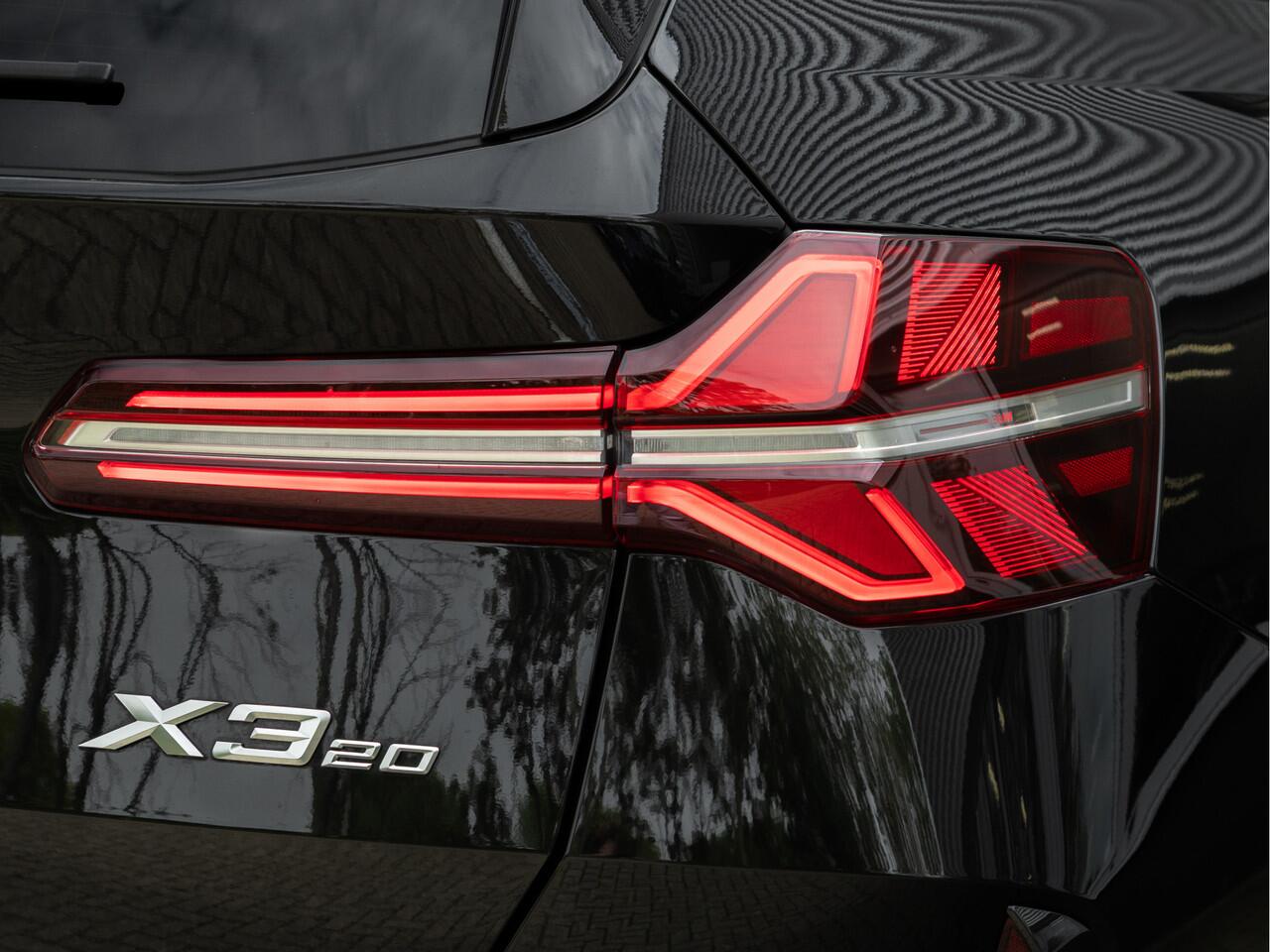 BMW X3 xDrive20i M-Sport - Driving + Parking Ass Plus - Harman Kardon - Stoelverwarming