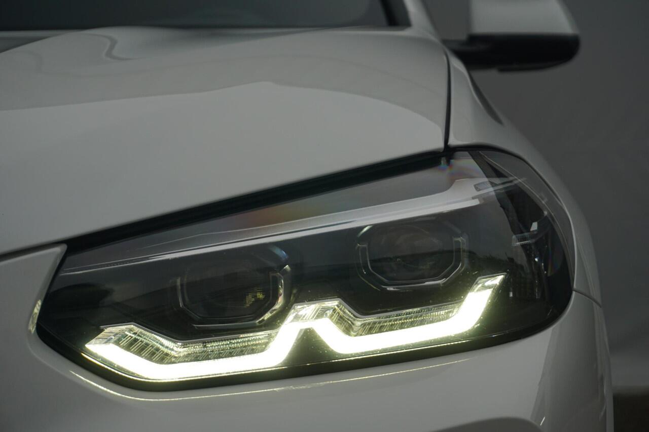 BMW X3 xDrive30e M Sportpakket 20'' / Panoramadak / Head-Up Display / HiFi System