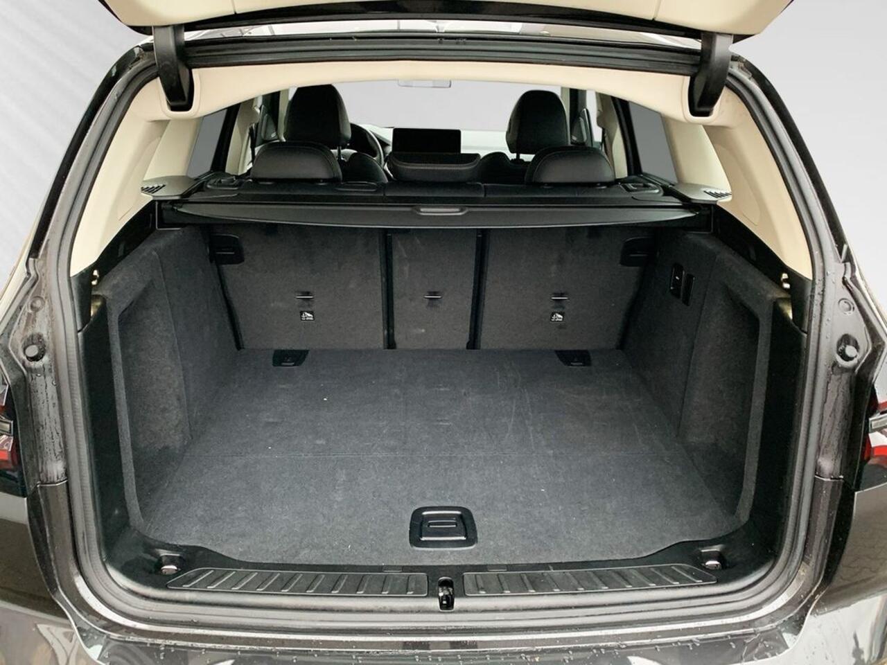 BMW X3 xDrive20i ACC Trekhaak Leder Sportstoelen Live Cockpit Harman Kardon Stoelverwarming Stuurverwarming