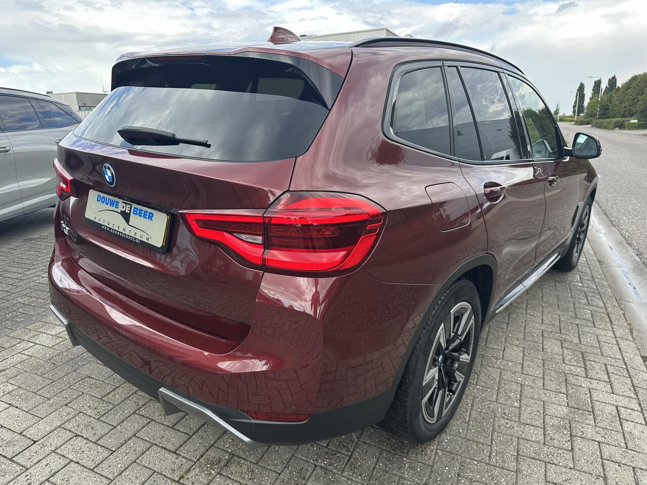 BMW X3 iX3 High Executive 80 kWh Pano-Dak | Harman Kardon | HUD | 360-Camera | Keyless