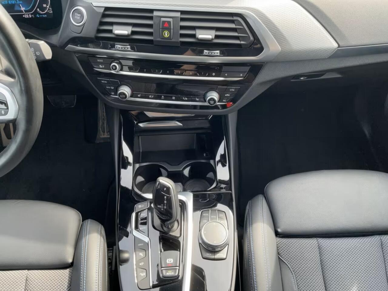 BMW X3 xDrive30e M-SPORT ** LED, NAVI+, PANORAMA, TREKH, KEYLESS, HuD, 19-inch LMV ** 1e EIG - UNFALLFREI - BMW GAR ** ** INFORMEER OOK NAAR ONZE AANTREKKELIJKE FINANCIAL-LEASE TARIEVEN **