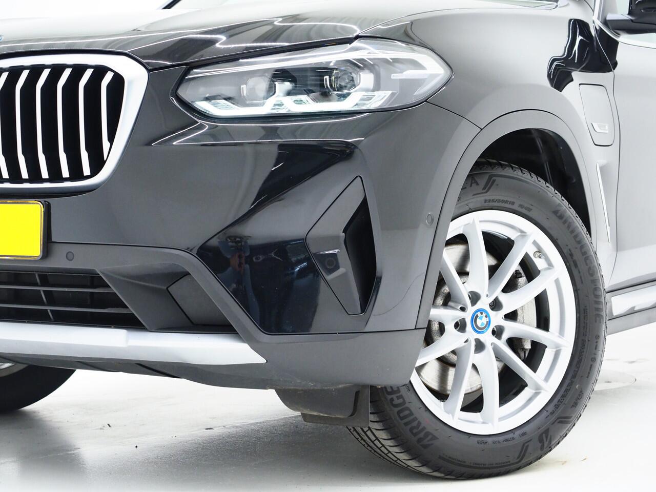 BMW X3 xDrive30e LCI 292PK | Leder | Sportstoelen | 360 | Stoelverwarming | DAB | Carplay