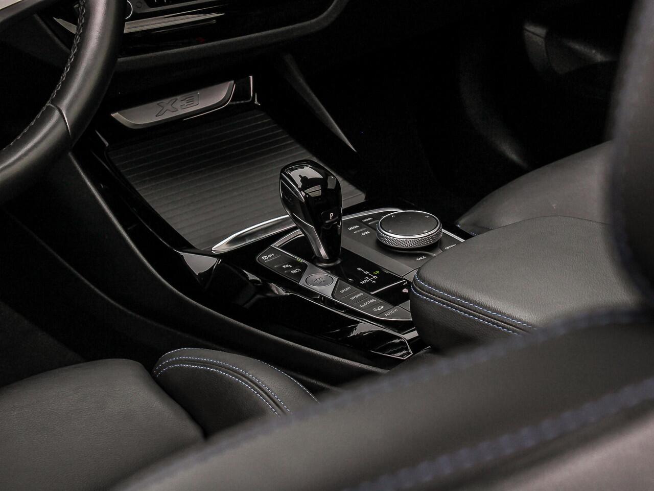 BMW X3 xDrive30e 292PK High Executive M-Sport | M-SPORT KUIPSTOELEN | HEAD-UP | PANO | HARMAN KARDON | SHADOWLINE |