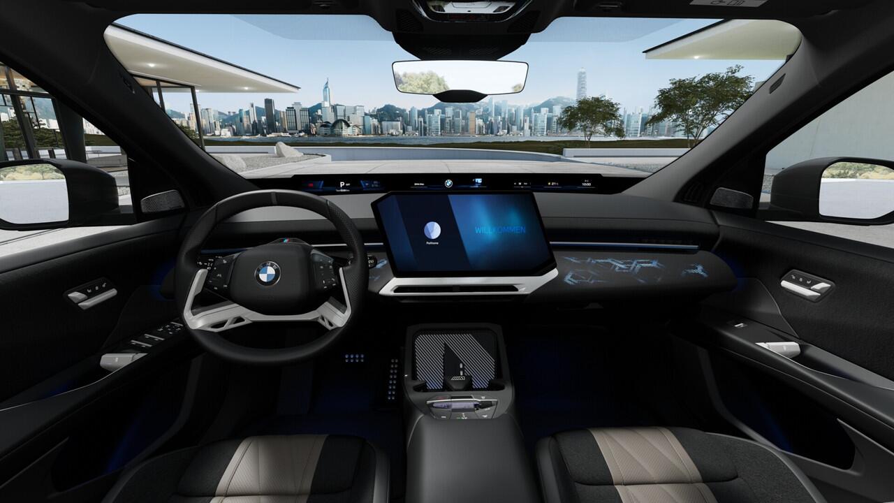 BMW X3 iX3 50 xDrive M Sport / Panoramadak / Trekhaak / M Sportstoelen / Parking Assistant Professional / Stuurverwarming / Head-Up