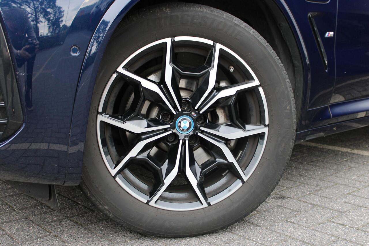 BMW X3 xDrive30e High Executive M Sport Automaat / Panoramadak / Trekhaak / Sportstoelen / LED / Parking Assistant Plus / Stoelverwarming / Live Cockpit Professional