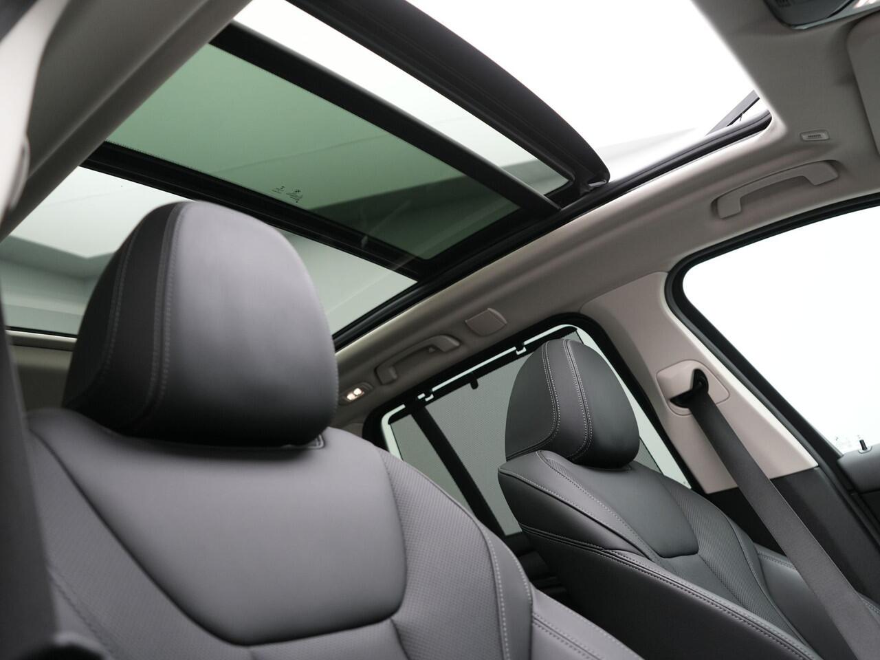 BMW X3 xDrive30e LCI FACELIFT MODEL Plug In Hybrid 293pk Dealer O.H PHEV | Trekhaak af Fabriek | Panodak | Laser LED | 360 Camera | Head Up | Lederen Sportstoelen Memory | Keyless | Apple Carplay |