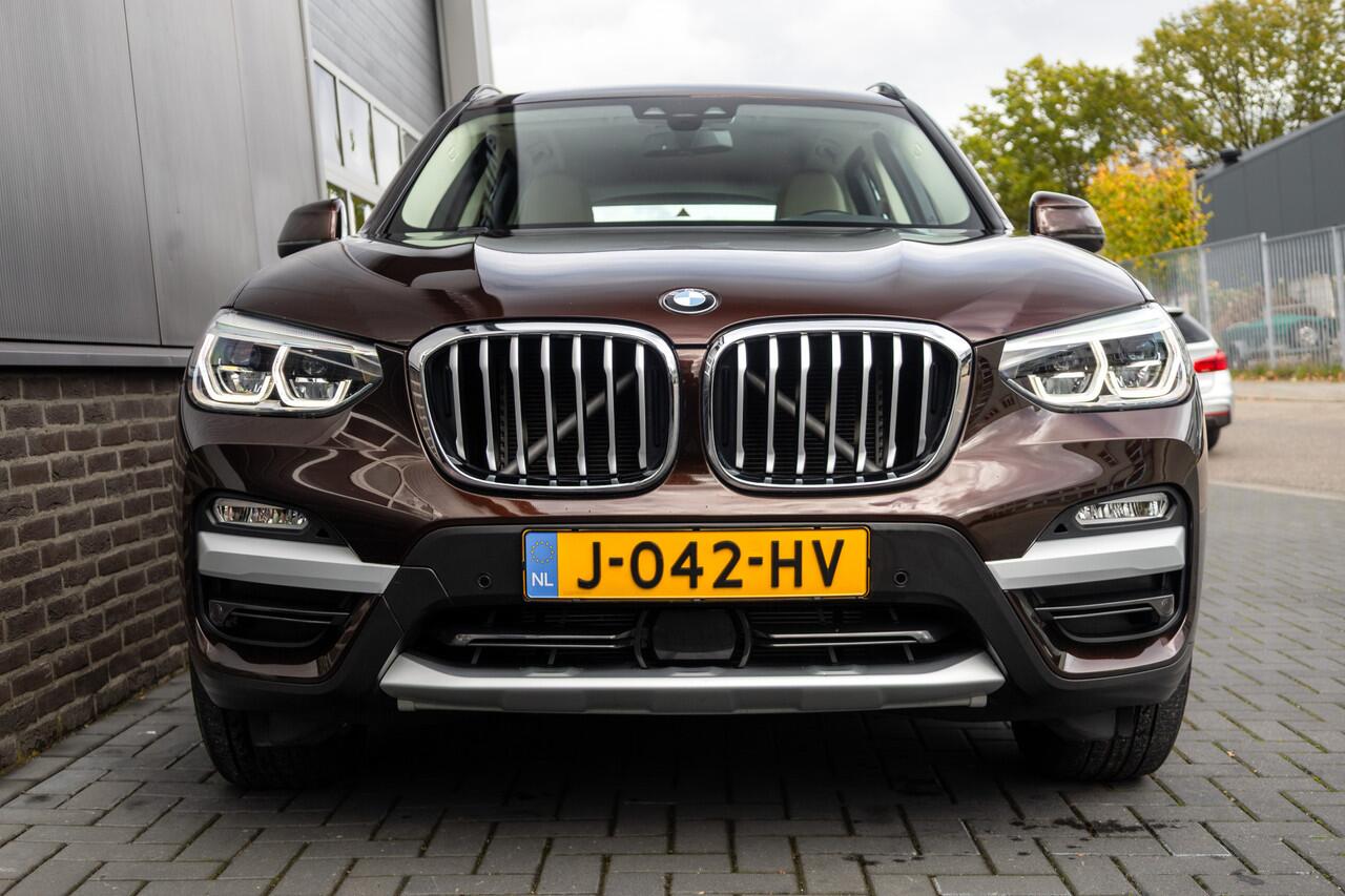 BMW X3 xDrive20i 184 pk High Executive / Facelift/ Head-Up/ Leder/ Sport-Stoelen/ Stoel.Verw/ Camera/ Led-Koplamp/ 18'' LMV