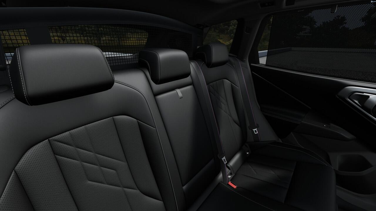 BMW X3 30e xDrive M Sport Automaat / Panoramadak / Trekhaak / Sportstoelen / Adaptieve LED / Comfort Access / Parking Assistant Plus / Stoelventilatie