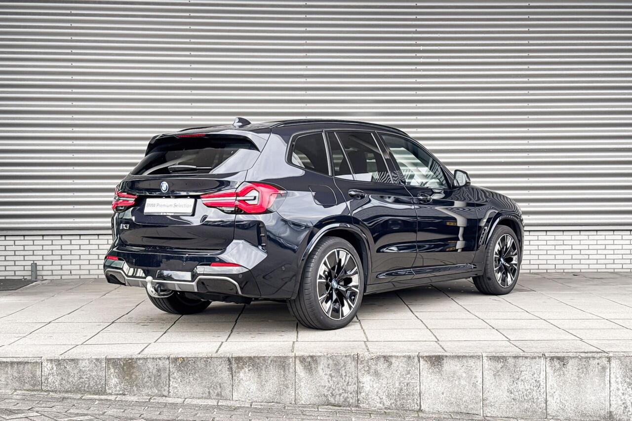 BMW X3 iX3 High Executive High Executive / Parking Pack / Safety Pack / Shadow Line Pack