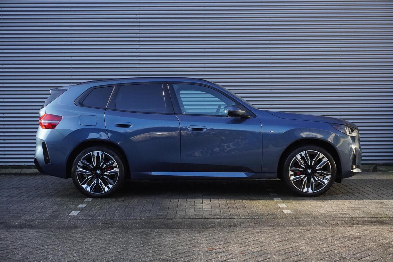 BMW X3 30e xDrive M Sportpakket Pro | Comfort Pack | Trekhaak met elektrisch wegklapbare kogel | 2 Glazen panoramadak | HIFI System Harman Kardon | Driving Assistant Professional