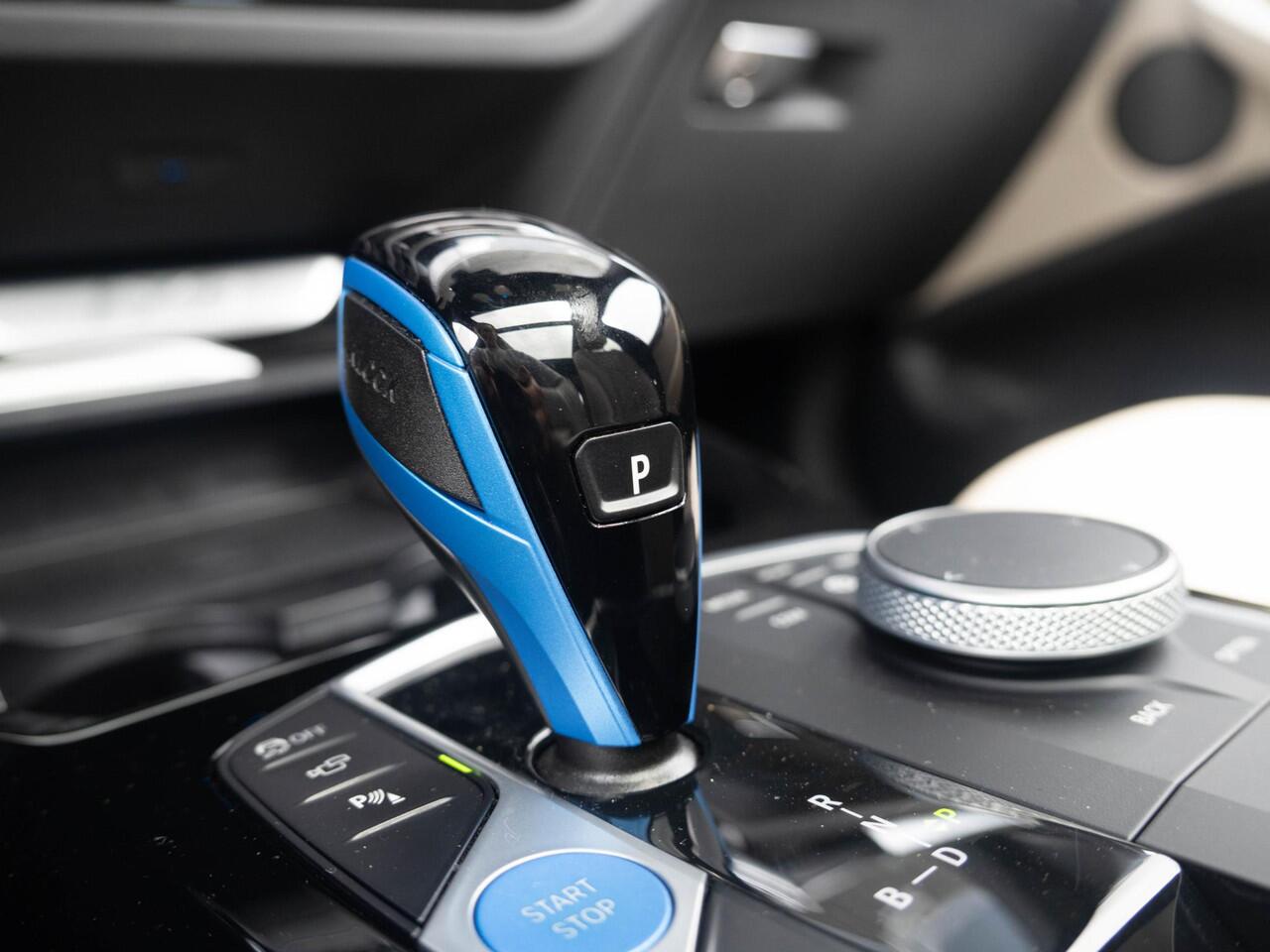 BMW X3 iX3 | High Executive | Parking Pack | Comfort Access | Stoelverwarming | Head-Up Display | Harman Kardon | 20''