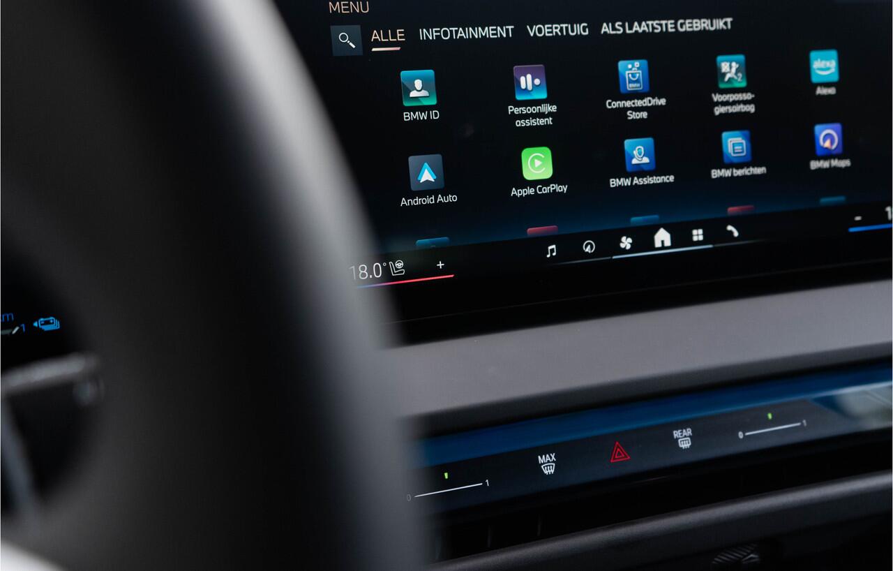 BMW X3 30e xDrive / M- Sport/ Live Cockpit/ Adaptive Cruise Control/ Panoramadak/ 220kW 300PK)