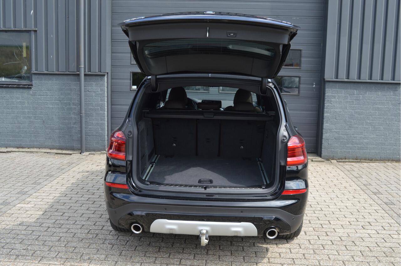 BMW X3 xDrive20i High Executive Edition | PANO | TREKHAAK | CAMERA |