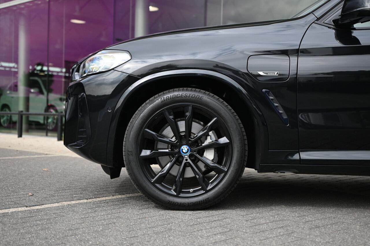 BMW X3 xDrive30e High Executive M Sport Automaat / Panoramadak / Achteruitrijcamera / Sportstoelen / Adaptief onderstel / Stoelverwarming / Adaptieve LED / Parking Assistant / Live Cockpit Professional