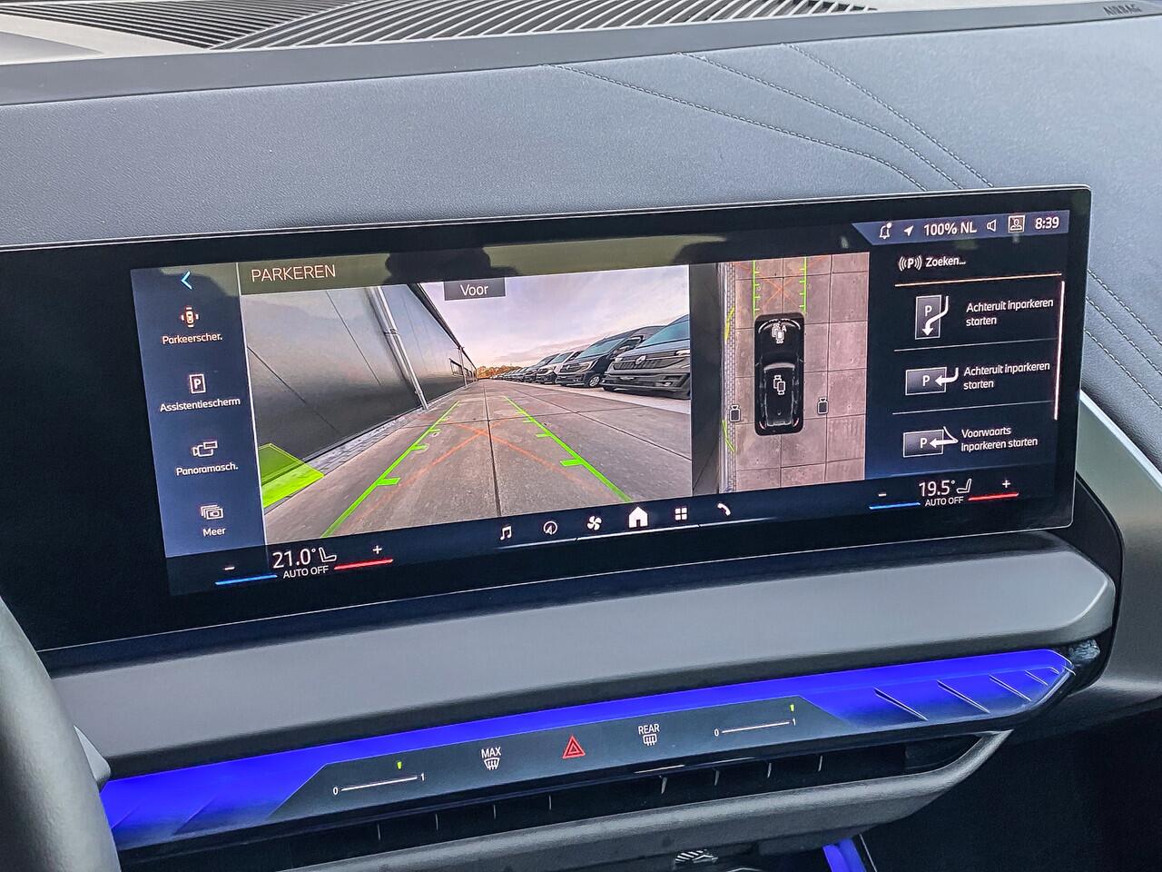 BMW X3 30e xDrive 299PK M-Sport | PANO | KEYLESS | SFEERVERLICHTING | RIJASSISTENT PLUS | HARMAN / KARDON |