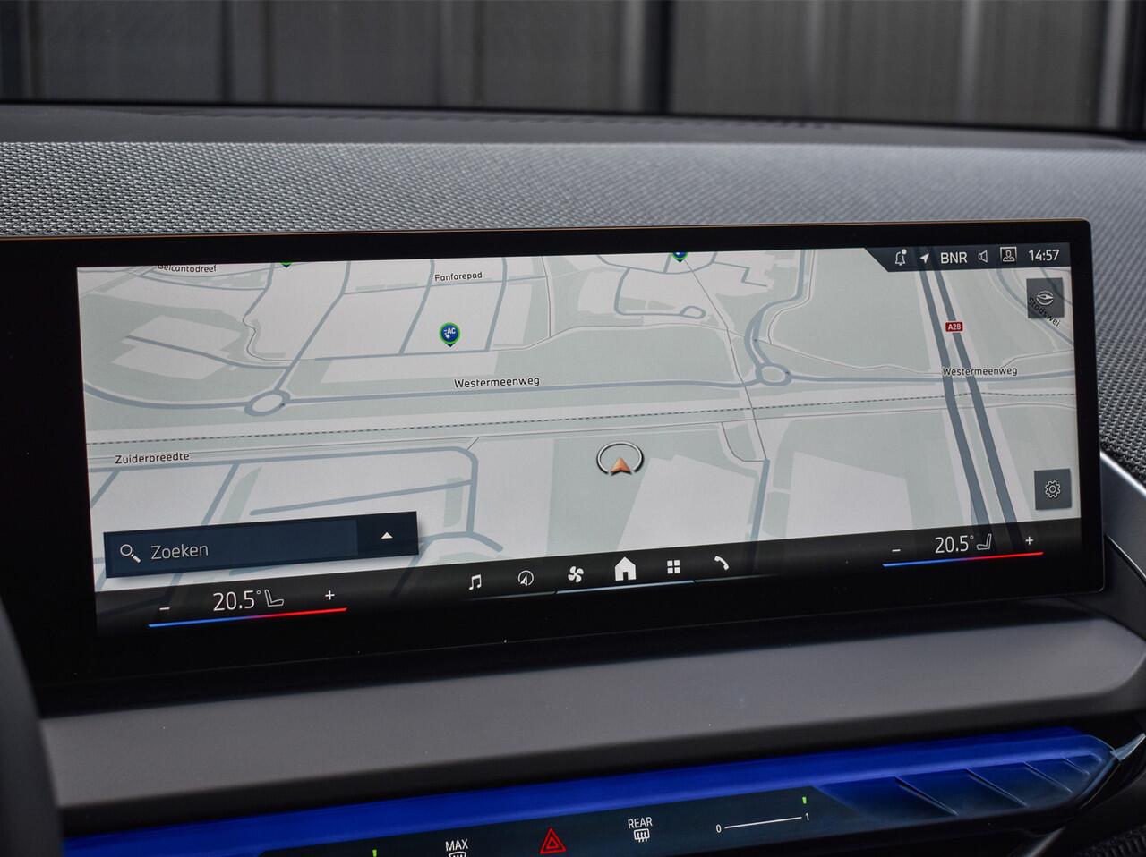 BMW X3 30e xDRIVE | M-SPORT PRO | ADAPTIVE SUSPENSION | PANORAMADAK | DRIVING ASSISTANT PLUS | COMFORT ACCESS | TREKHAAK | ICONIC GLOW | MEMORY SEATS | AMBIANCE INTERIEUR | ADAPTIVE LED | HARMAN/KARDON |