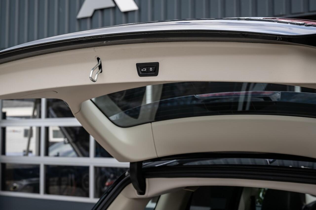 BMW X3 xDrive20i High Executive | Panorama | Head-Up | Hifi | Camera | Cruise | Keyless | Elek. trekhaak | 19' inch |