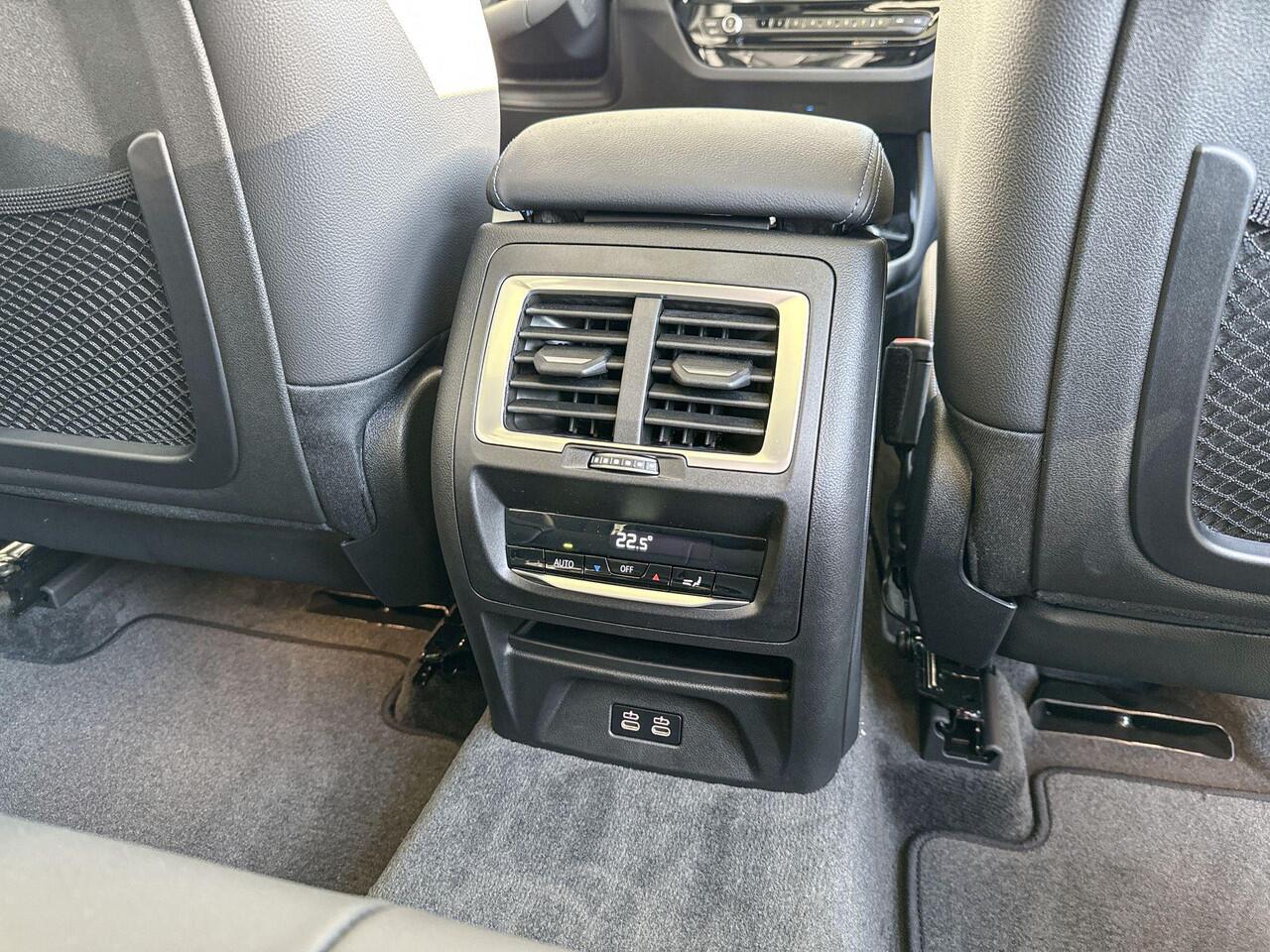 BMW X3 iX3 High Executive High Executive / Parking Pack / Safety Pack / Shadow Line Pack