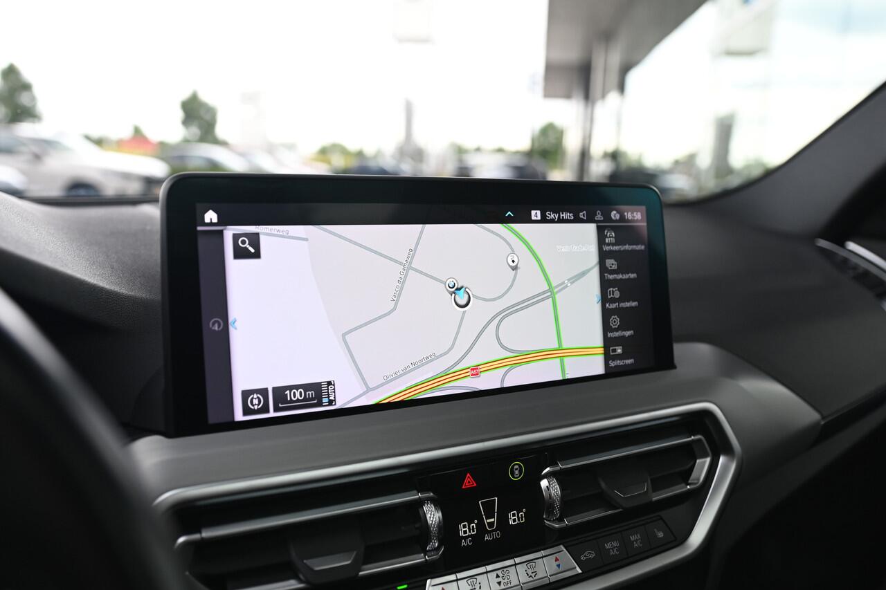 BMW X3 xDrive30e High Executive M Sport Automaat / Panoramadak / Achteruitrijcamera / Sportstoelen / Adaptief onderstel / Stoelverwarming / Adaptieve LED / Parking Assistant / Live Cockpit Professional