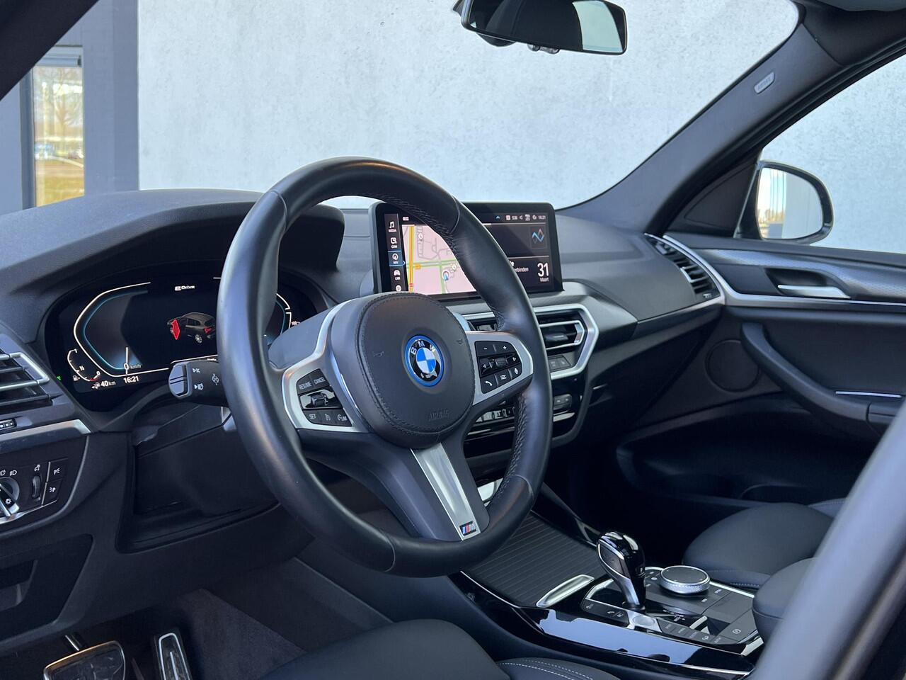 BMW X3 xDrive30e M-Pakket | Panoramadak | Comfort Access | HiFi Sound