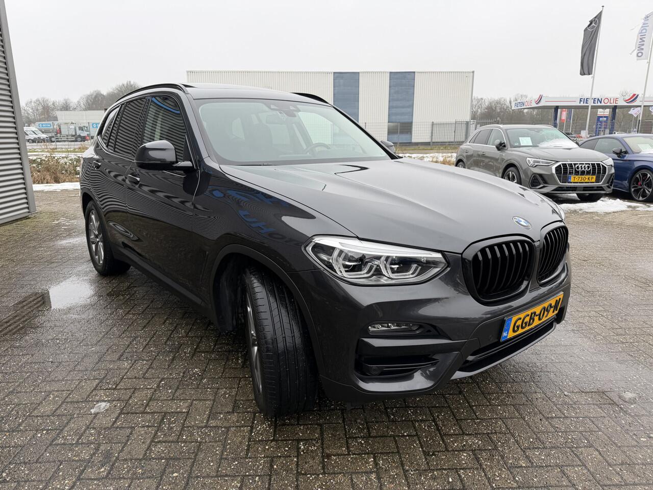 BMW X3 xDrive30e High Executive Leer Panoramadak Trekhaak Adaptieve LED 19 Inch Keyess Entry Head-Up Display Carplay Elek Stoelverstelling