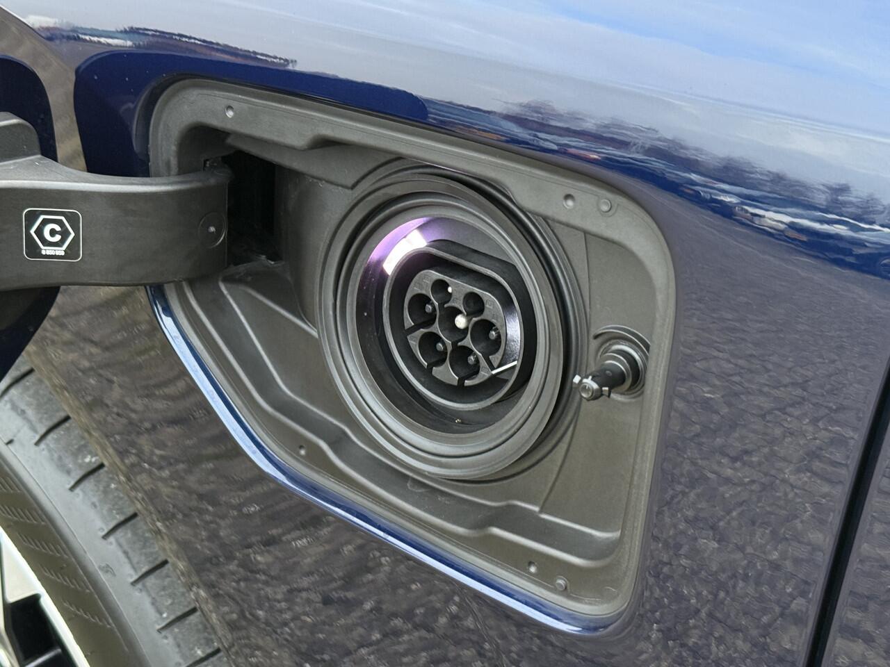 BMW X3 30e xDrive | M-Sport | Panorama | Harman/kardon | Trekhaak | Co Pilot | Stuur + stoelverw.