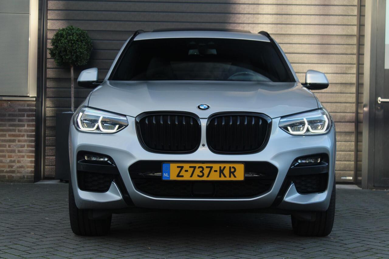 BMW X3 xDrive30e M-Sport | Schaalstoelen | Panoramadak | 21 Inch LM | Full options
