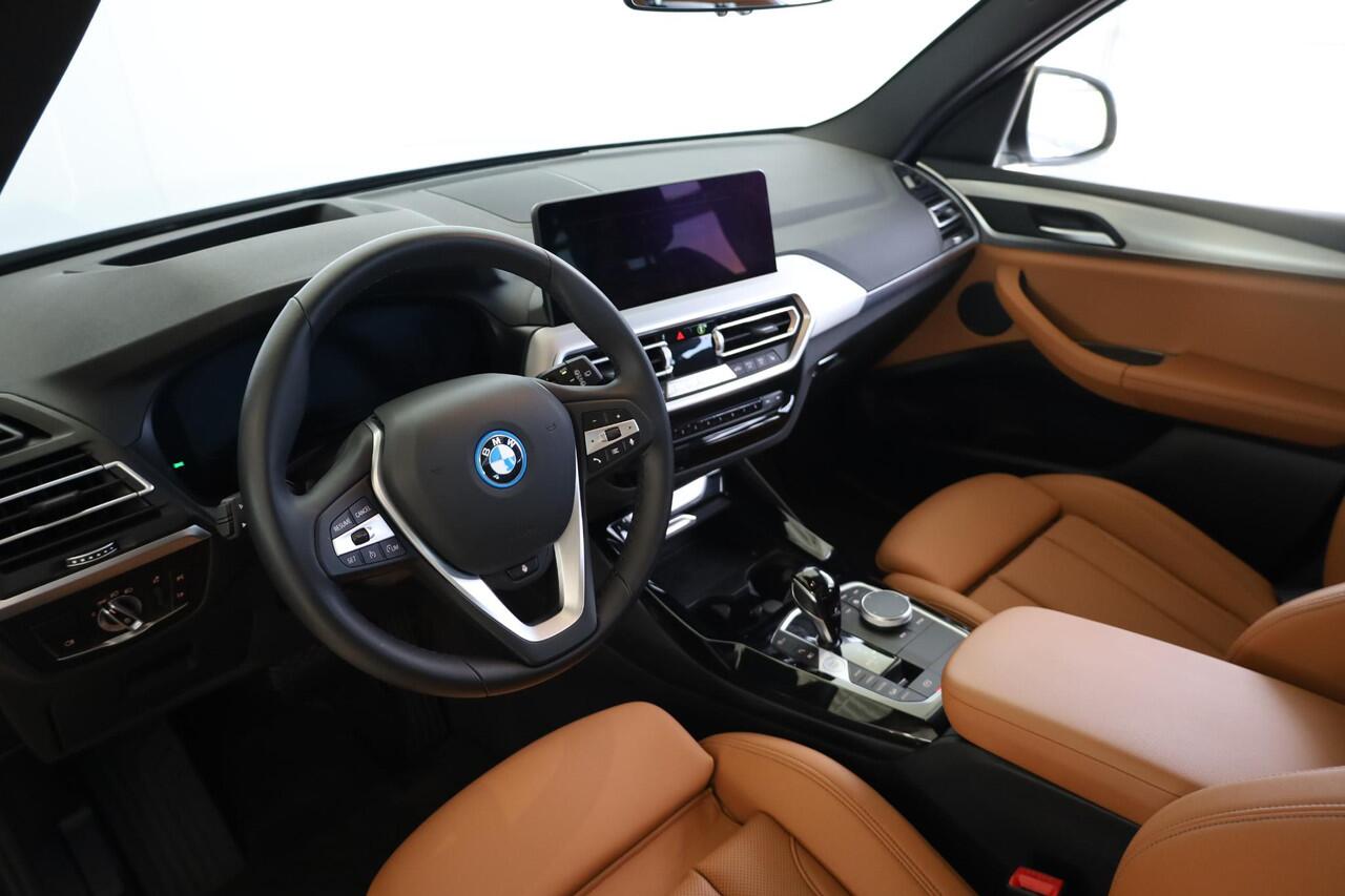 BMW X3 xDrive30e | Panoramadak | Trekhaak elektr. | Laserlicht