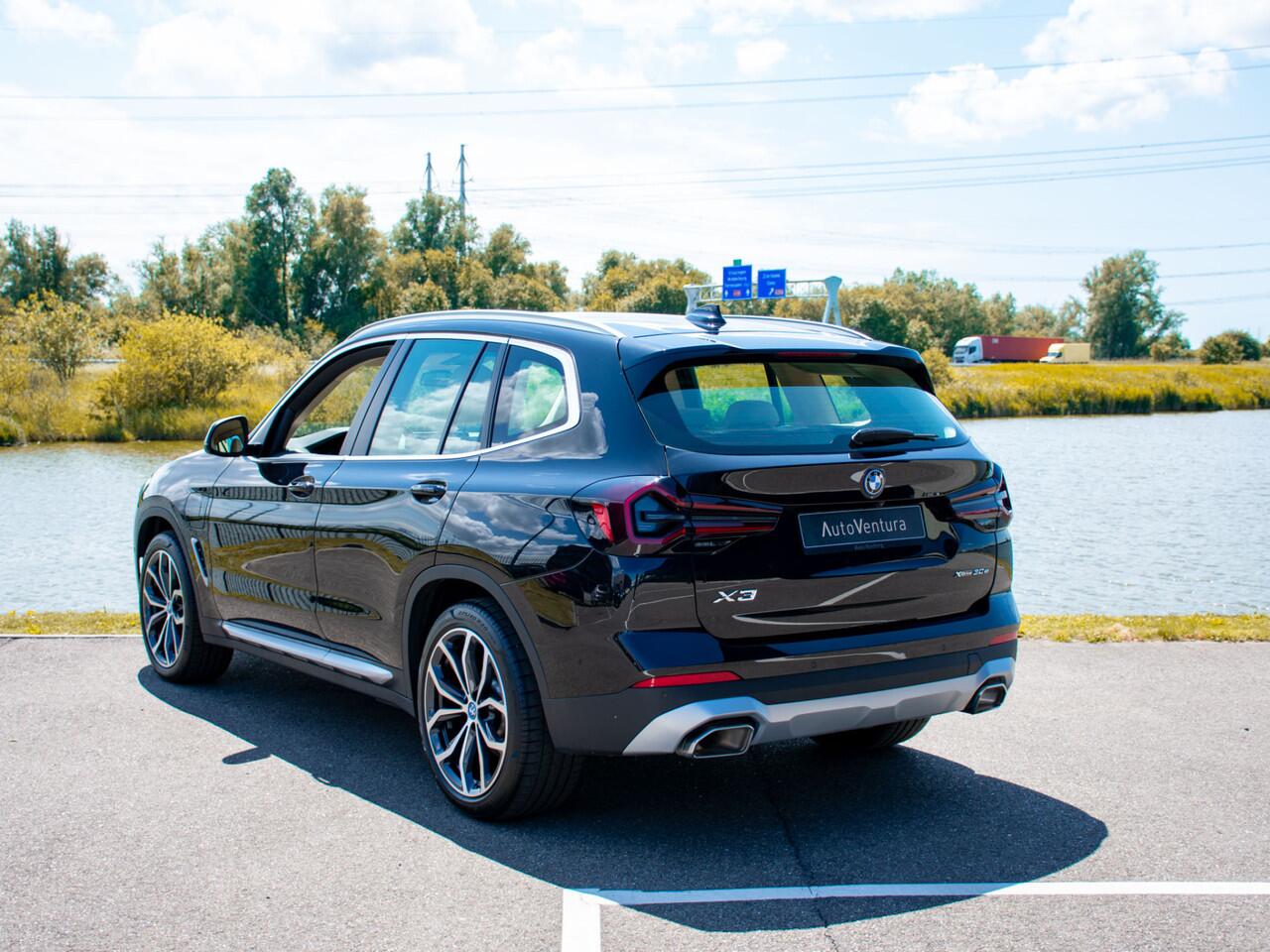 BMW X3 xDrive30e Stoelverwarming | Laser Led | Driving Assistant | Head-up Display | 20 Inch velgen