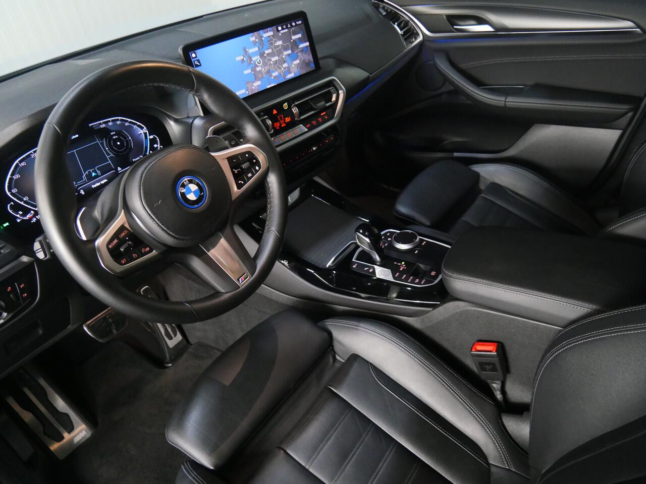 BMW X3 xDrive30e High Executive M Sport Automaat / Laserlight / Sportstoelen / Parking Assistant / Live Cockpit Professional / Stoelverwarming