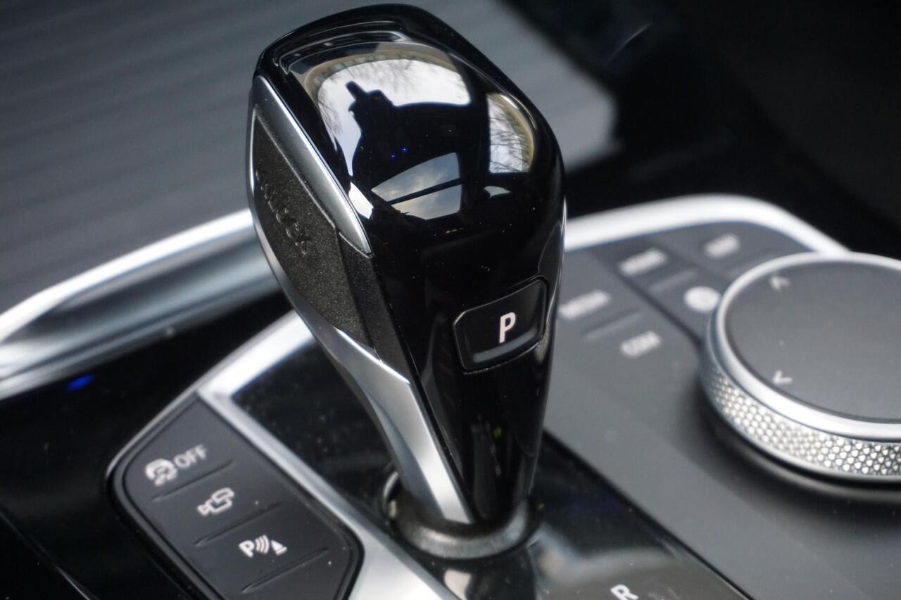 BMW X3 xDrive30i M Sportpakket | Innovation Pack | Glazen panoramadak | HIFI System Harman Kardon