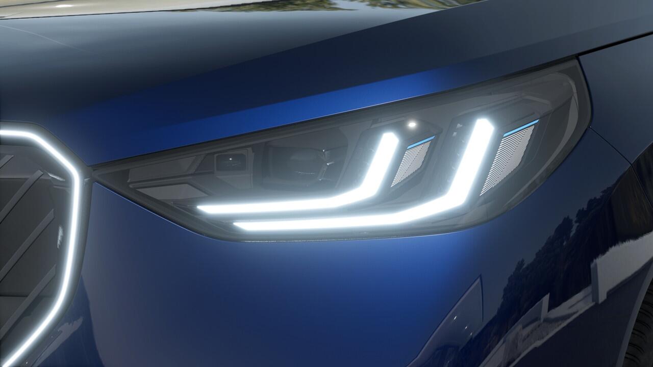 BMW X3 30e xDrive M Sport Automaat / Panoramadak / Trekhaak / Sportstoelen / Stoelventilatie / Adaptieve LED / Parking Assistant Plus / Driving Assistant Professional / Harman Kardon