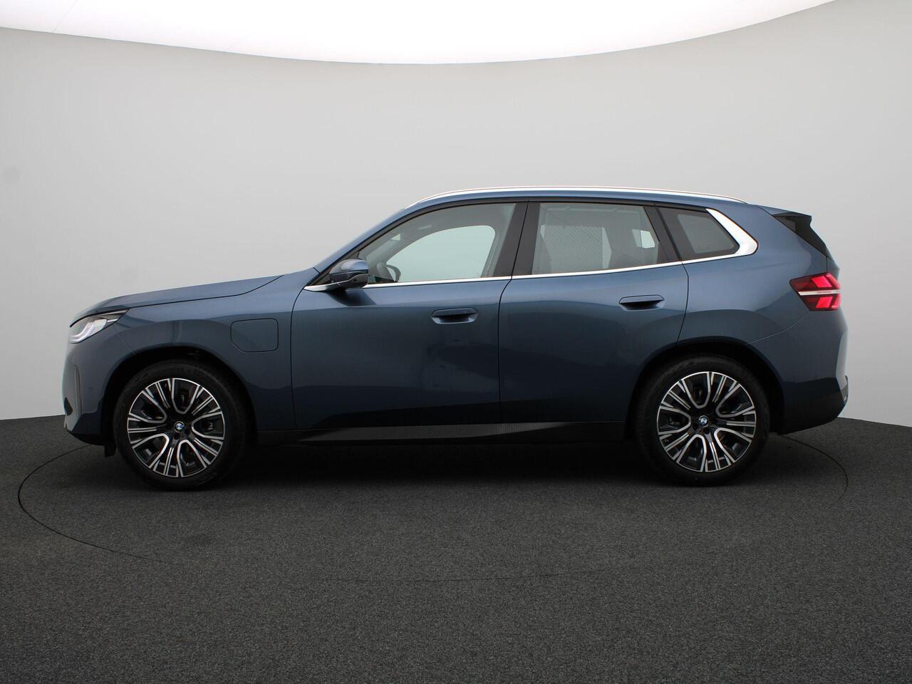 BMW X3 30e xDrive Panoramadak | Iconic Glow | Professional Pack | Comfort Pack