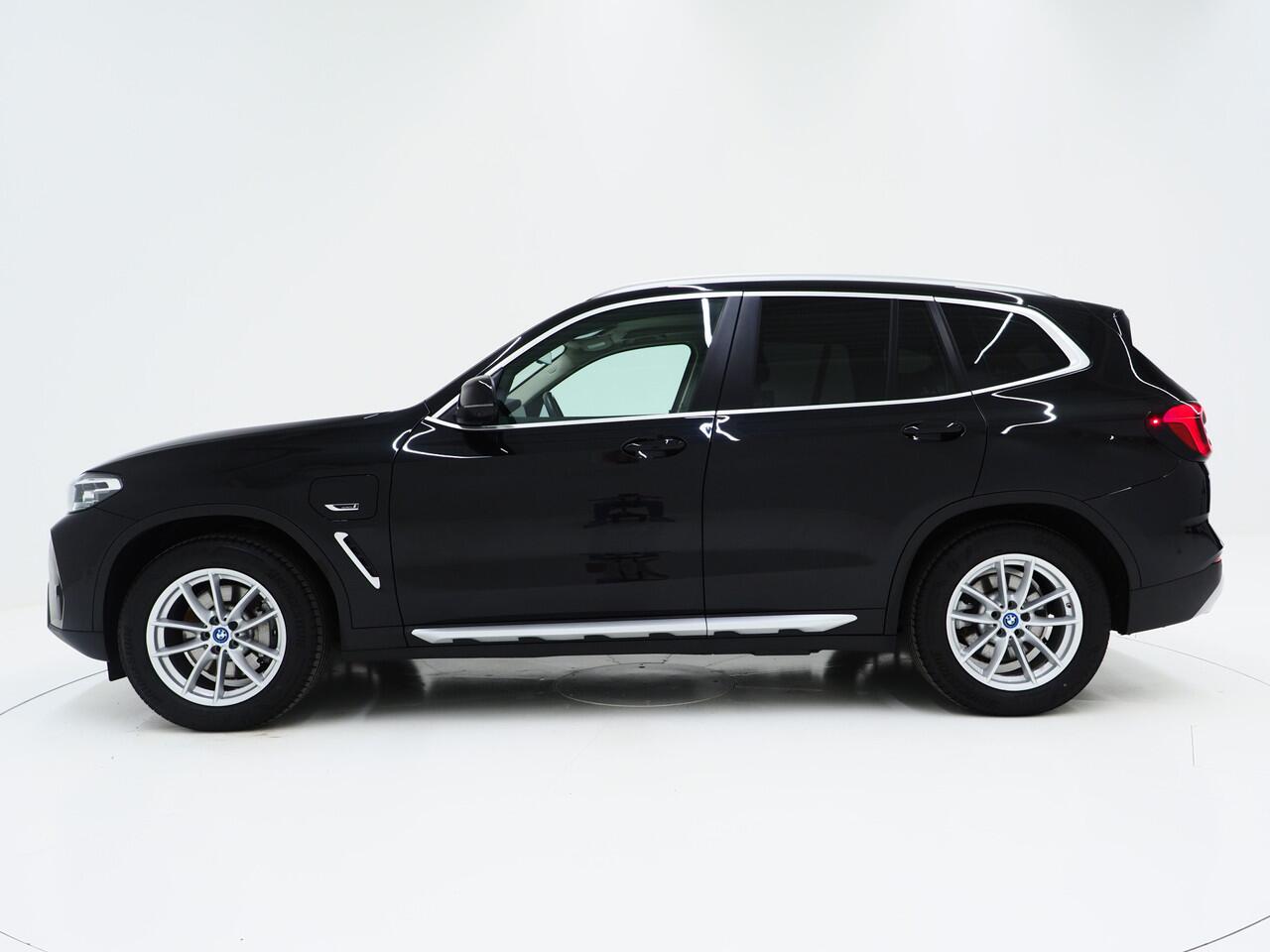 BMW X3 xDrive30e LCI 292PK | Leder | Sportstoelen | 360 | Stoelverwarming | DAB | Carplay