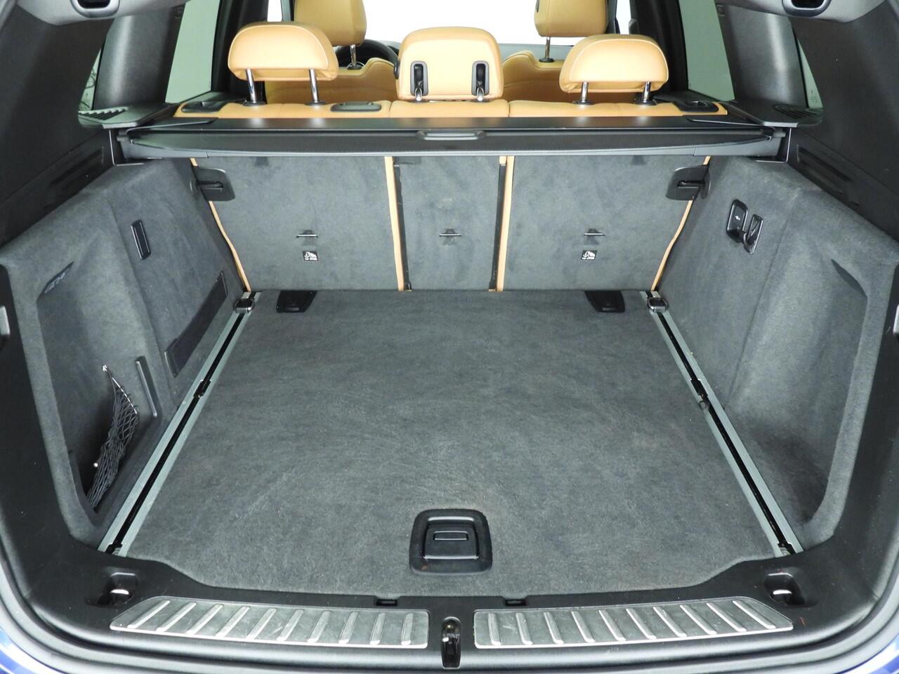 BMW X3 sDrive20i | M-Sportpakket | LED | Leder | HUD | Schuifdak | DAB | hifi speakers | Alu 20 inch