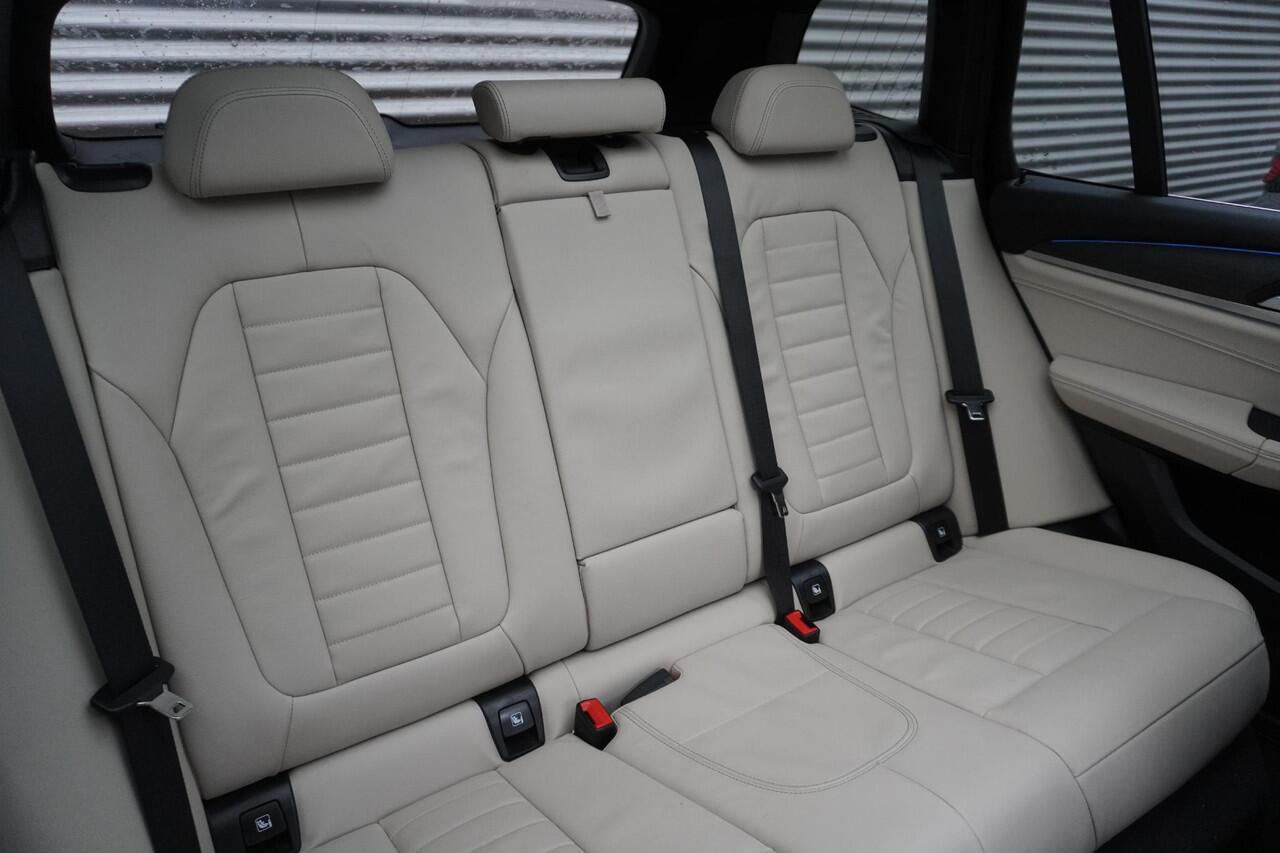 BMW X3 xDrive30e M Sportpakket | High Executive | Glazen panoramadak | HiFi System | BMW Laserlight