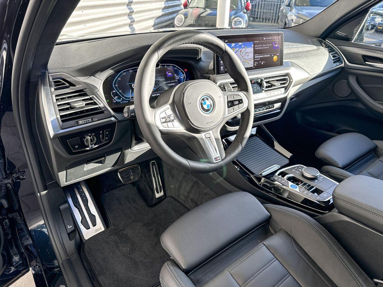 BMW X3 iX3 High Executive High Executive / Parking Pack / Safety Pack / Shadow Line Pack