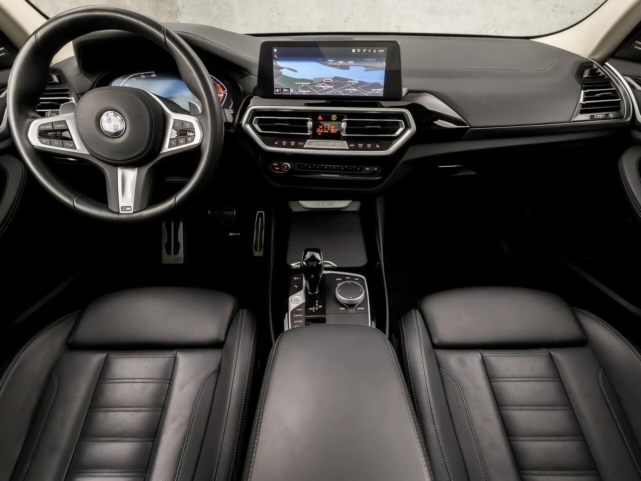 BMW X3 xDrive20d High Executive M Sport 191Pk Automaat (PANORAMADAK, M STUUR, LASER LED, APPLE CARPLAY, HARMAN/KARDON, STOELVERWARMING VOOR/ACHTER, LEDER, ELEK ACHTERKLEP, NIEUWSTAAT)