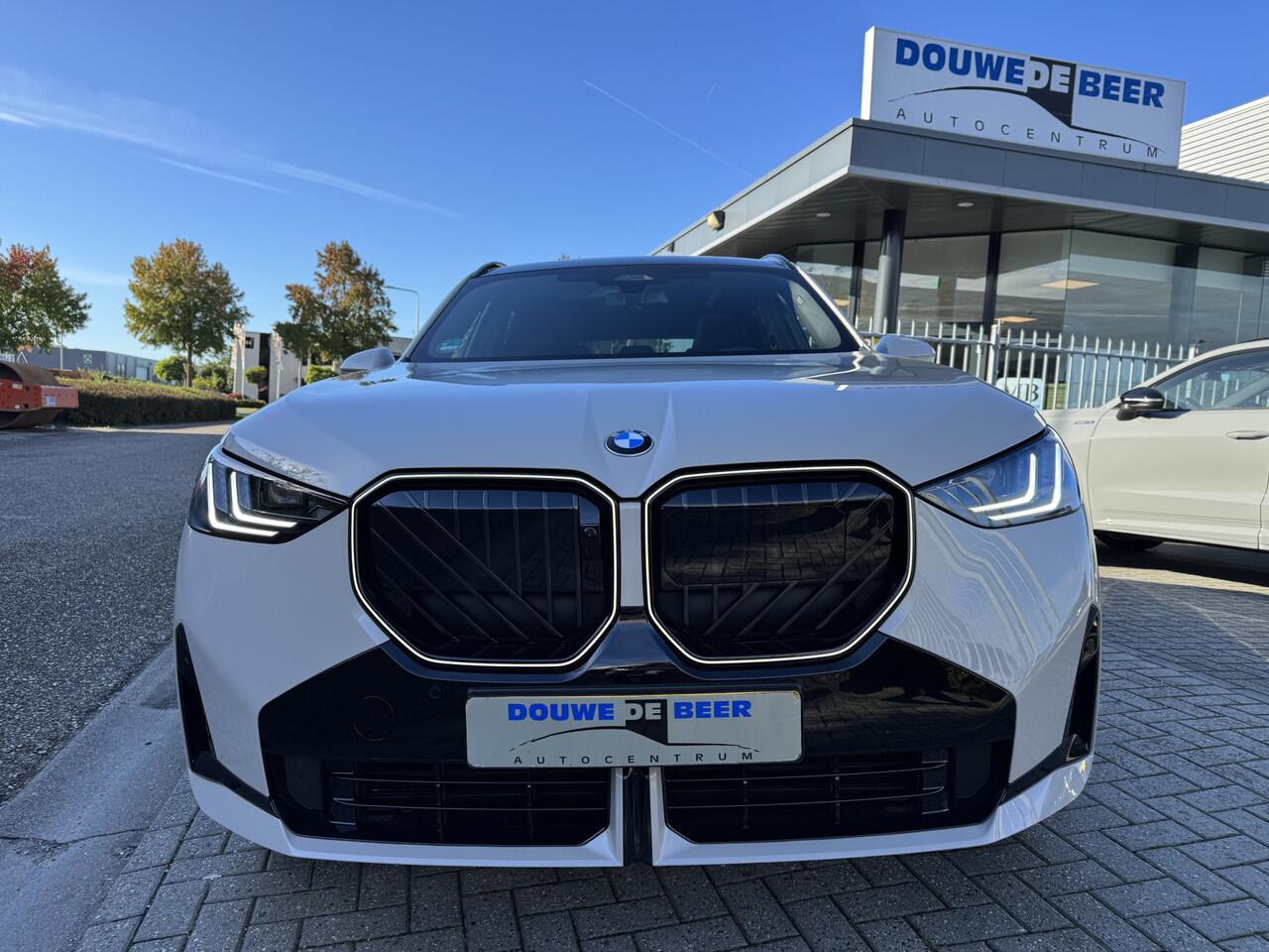 BMW X3 30e xDrive M-SPORT PRO Pano-Dak | Trekhaak | Harman Kardon | Keyless | Memory