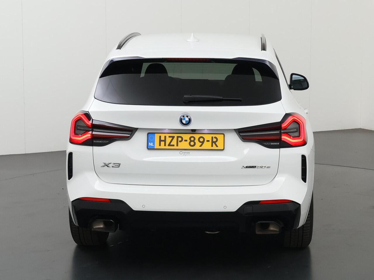 BMW X3 xDrive30e High Executive M-Sport | Navigatie | Parkeercamera | Stoelverwarming | Keyless Go | Sportstoelen | ShadowLine | Ele.kofferdeksel | Apple CarPlay/Android Auto |