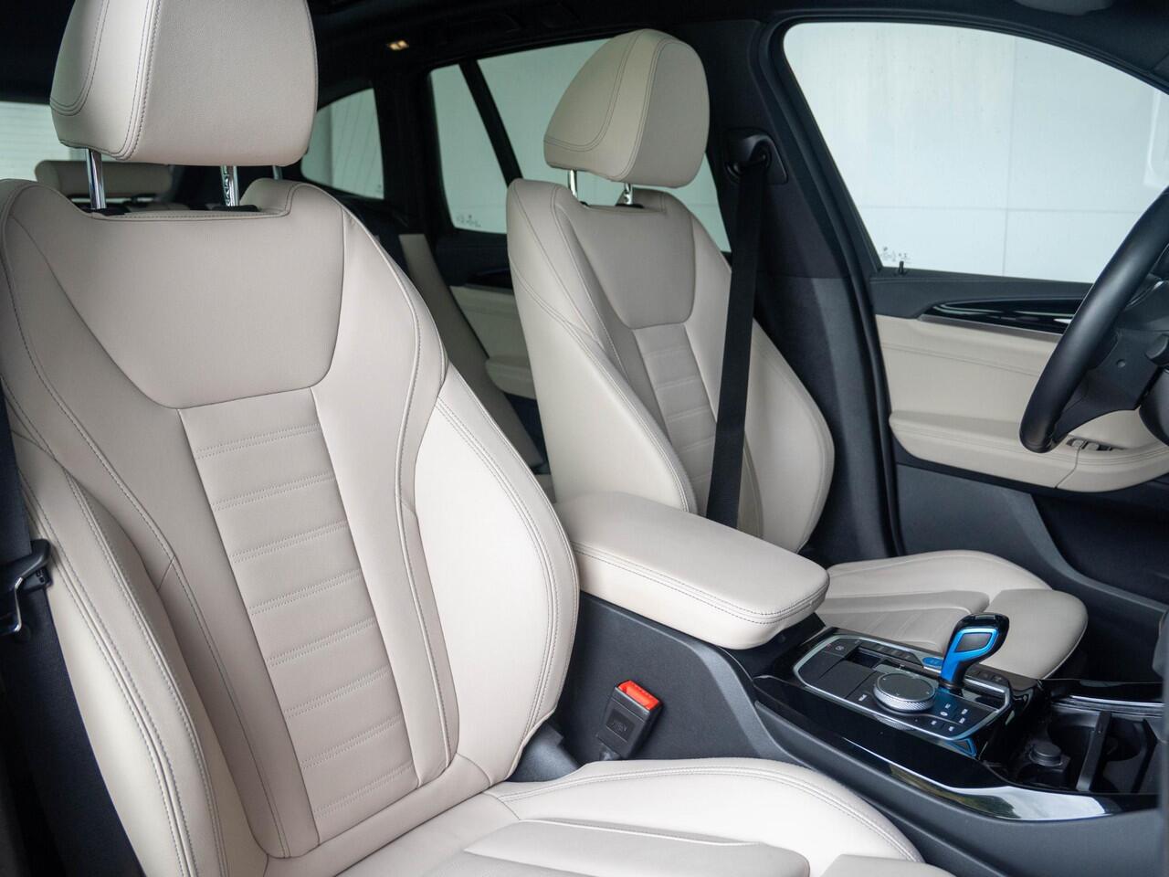 BMW X3 iX3 | High Executive | Parking Pack | Comfort Access | Stoelverwarming | Head-Up Display | Harman Kardon | 20''