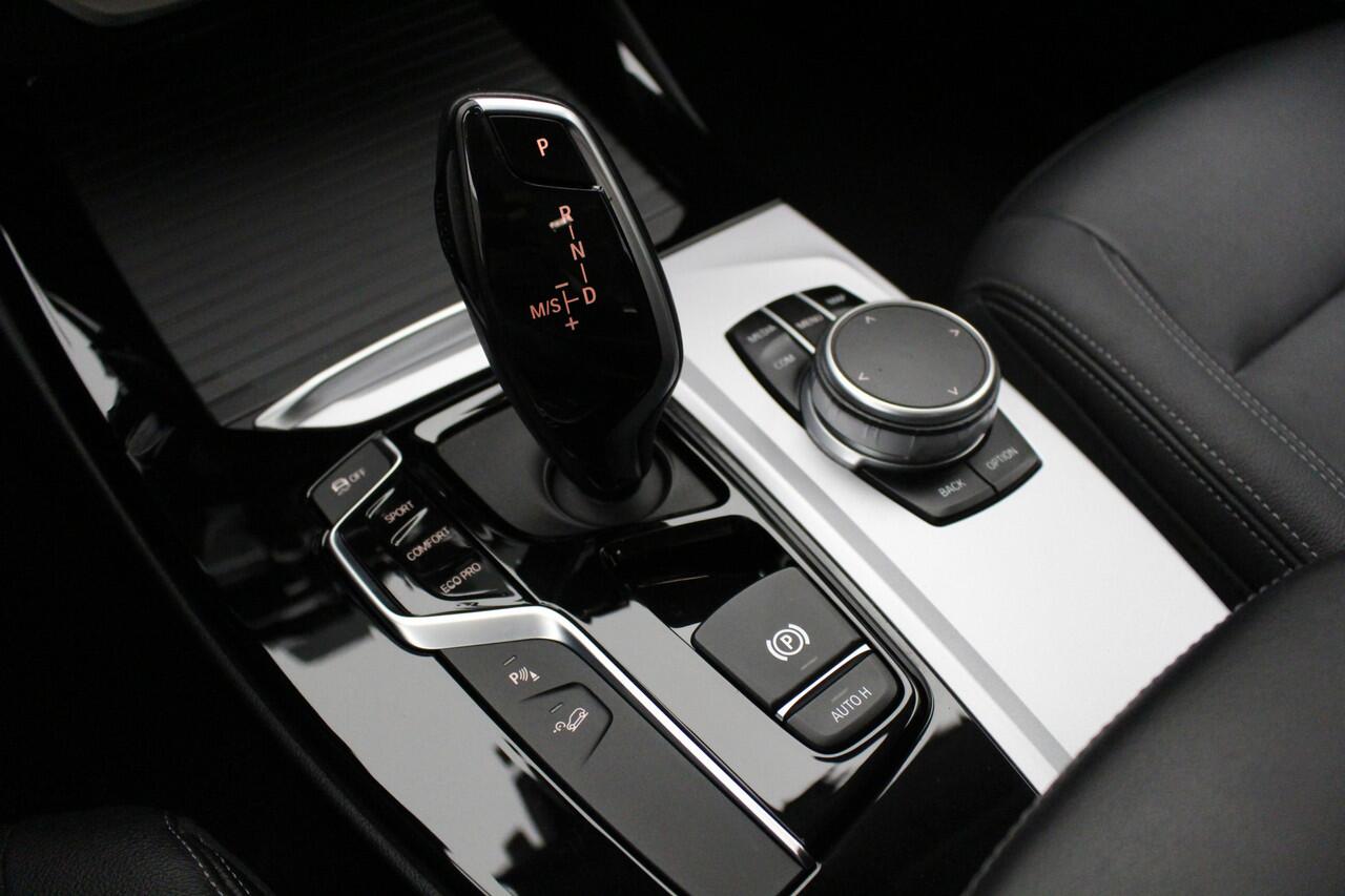 BMW X3 xDrive20i High Executive | Achteruitrijcamera | Stoelverwarming | Leder