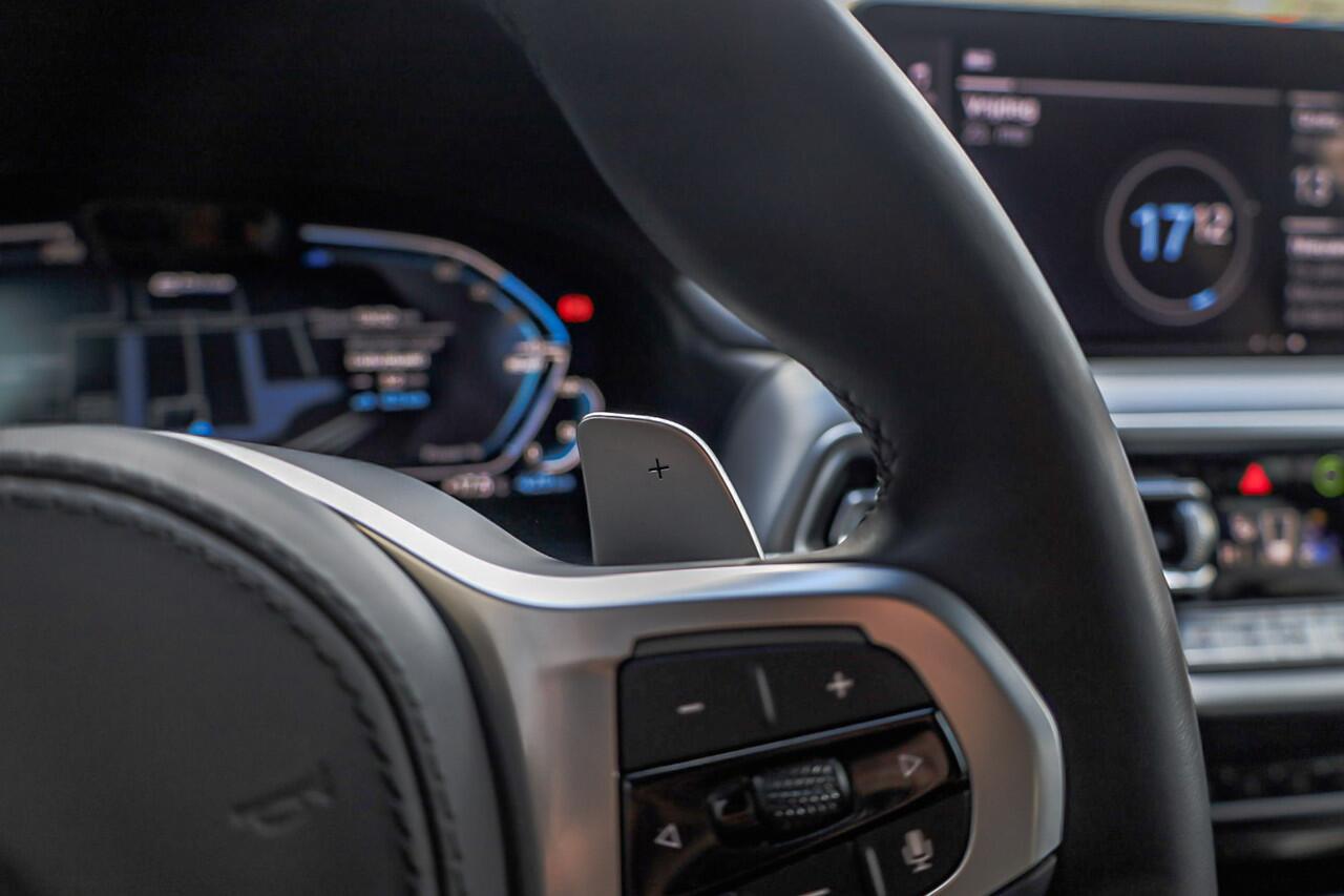 BMW X3 xDrive30e High Executive M-sport Stoelverwarming | Laser Led | Driving Assistant prof | Head-up Display | Stuurverwarming| 360 camera | trekhaak