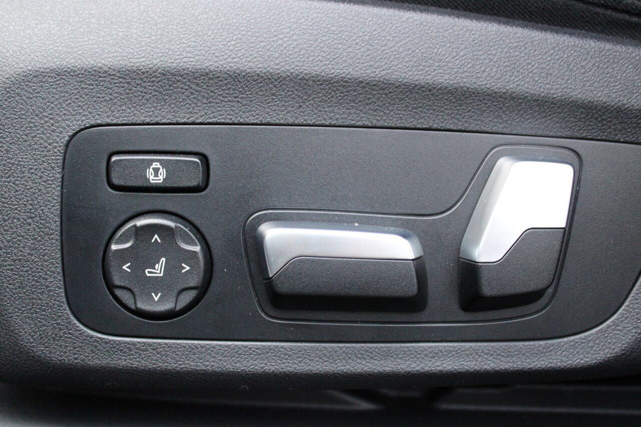 BMW X3 xDrive30i M Sport Automaat / Panoramadak / Sportstoelen / Achteruitrijcamera / LED / Head-Up / Comfort Access / Parking Assistant